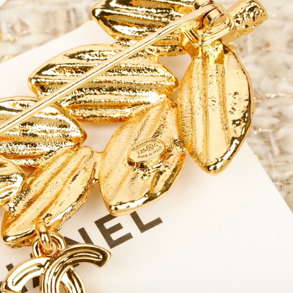 Chanel brooch - Picture 6 of 8